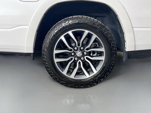 Used 2025 RAM 1500 Limited w/ Off Road Group AWD/4WD image 33