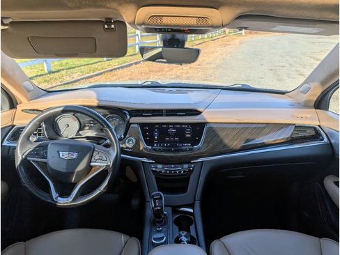 Used 2020 Cadillac XT6 Premium Luxury w/ Platinum Package image 28