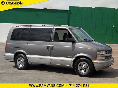 Used 2000 Chevrolet Astro Passenger RWD image 1
