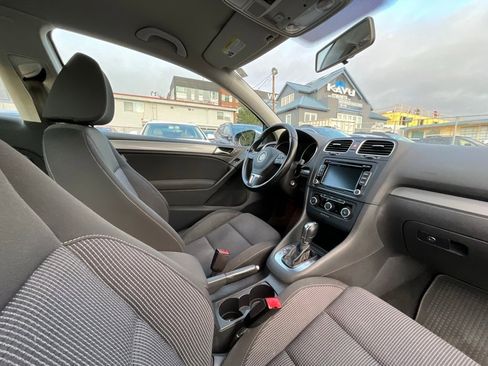 Used 2013 Volkswagen Golf TDI image 18