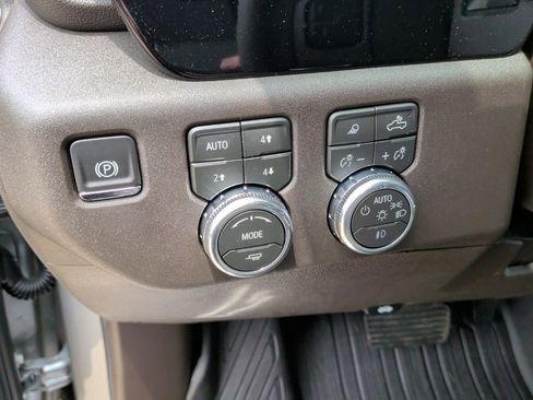 New 2026 GMC Sierra 2500 SLT w/ SLT Convenience Package AWD/4WD image 15