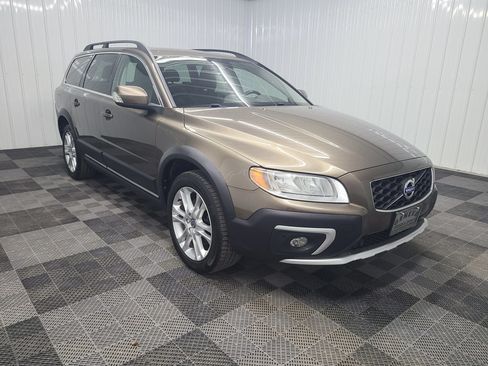 Used 2016 Volvo XC70 T5 Premier w/ Proximity Package AWD/4WD image 4