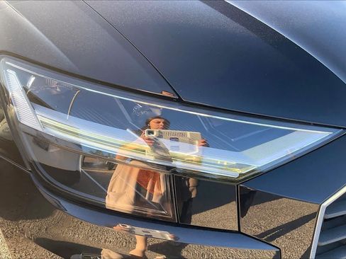 Used 2019 Audi Q8 Premium Plus w/ Premium Plus AWD/4WD image 28