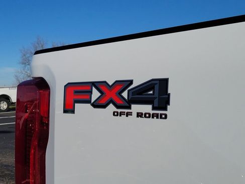 New 2026 Ford F250 XL w/ FX4 Off-Road Package image 11