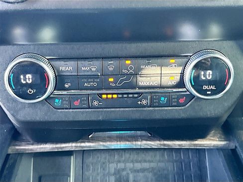 Used 2019 Ford Expedition Max Limited RWD image 16