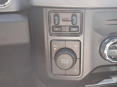 Used 2024 Ford F450 Platinum image 9