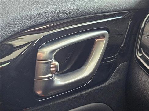 New 2026 Jeep Compass Latitude image 16