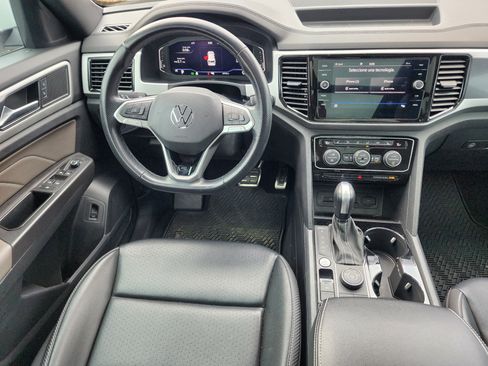 Used 2022 Volkswagen Atlas Cross Sport SEL R-Line image 12