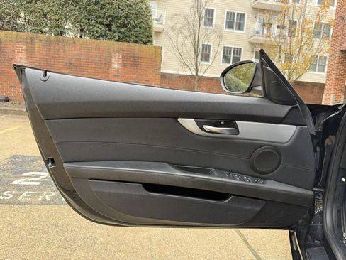 Used 2011 BMW Z4 sDrive30i image 11