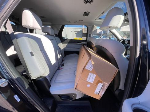 Used 2024 Hyundai Palisade SEL image 25