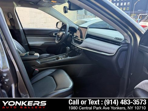 Used 2022 Jeep Compass Latitude AWD/4WD image 28