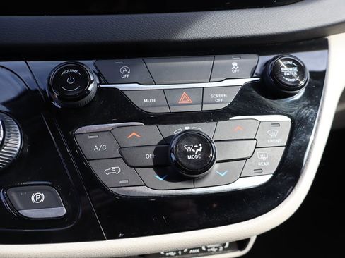 Used 2021 Chrysler Voyager LX w/ Cold Weather Group image 21