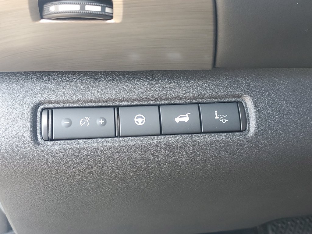 Certified 2025 Nissan Pathfinder Platinum w/ Cargo Package FWD image 29