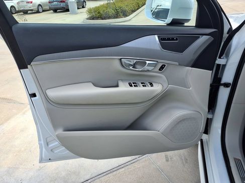 Certified 2025 Volvo XC90 B5 Core AWD/4WD image 15