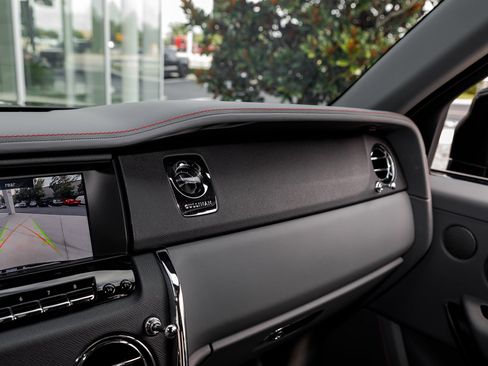 Certified 2023 Rolls-Royce Cullinan image 30