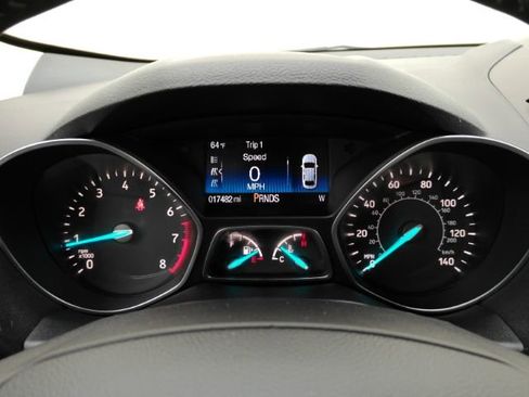 Used 2017 Ford Escape SE w/ SE Sport Appearance Package image 35