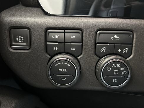 Certified 2023 Chevrolet Silverado 1500 LT Trail Boss w/ Convenience Package II image 19