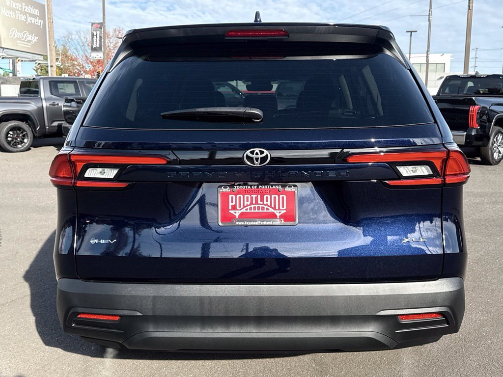 New 2026 Toyota Grand Highlander XLE FWD image 4