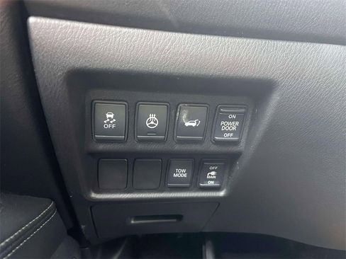 Used 2014 Nissan Pathfinder Platinum w/ Platinum Premium Package image 21