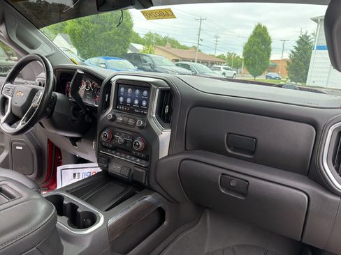 Used 2022 Chevrolet Silverado 1500 LTZ w/ LTZ Convenience Package II AWD/4WD image 28