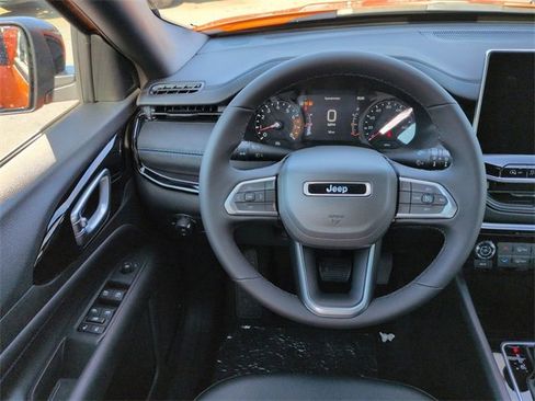 New 2026 Jeep Compass Latitude image 15