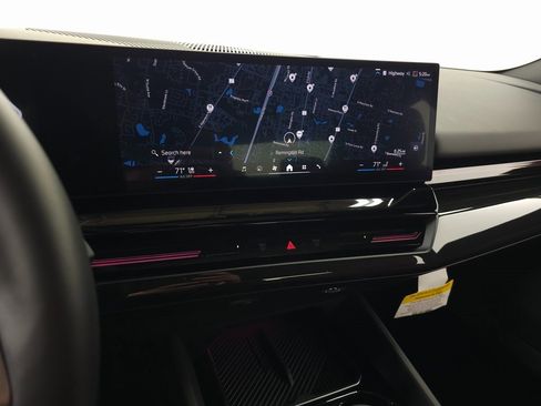 Certified 2025 BMW 530i xDrive w/ M Sport Package image 27