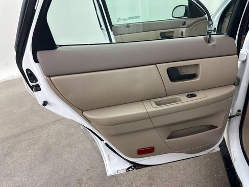 Used 2004 Ford Taurus SES image 27