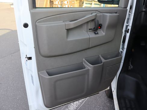 Used 2025 Chevrolet Express 3500 LS RWD image 14