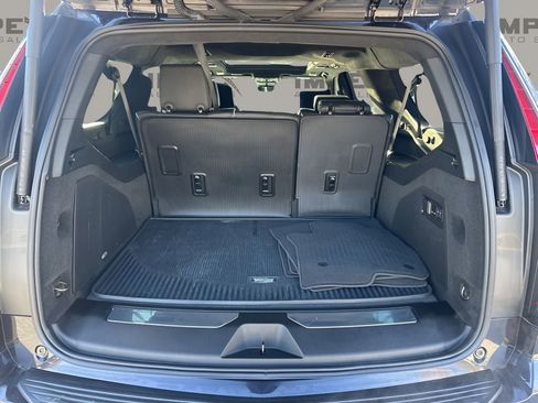 Used 2024 Cadillac Escalade ESV Premium Luxury Platinum image 33