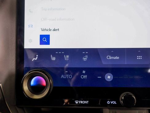 Used 2025 Lexus GX 550 w/ Accessory Package (2T) image 20