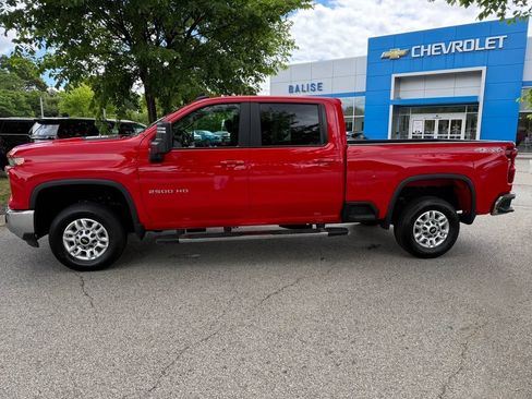 Used 2025 Chevrolet Silverado 2500 LT w/ Convenience Package AWD/4WD image 2
