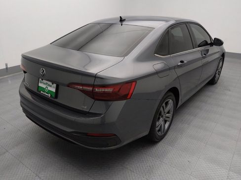 Used 2022 Volkswagen Jetta SE image 9