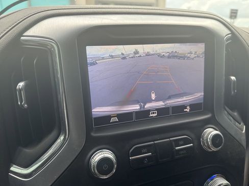 Used 2021 GMC Sierra 1500 SLT AWD/4WD image 19