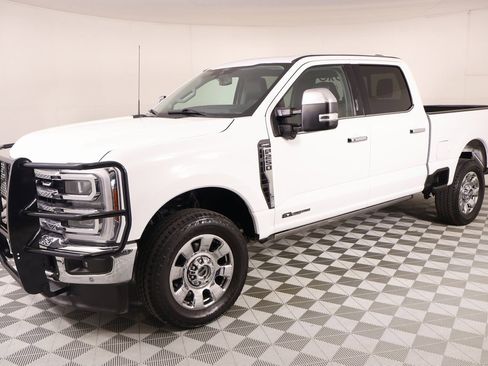 Used 2024 Ford F250 Lariat w/ Lariat Ultimate Package image 11