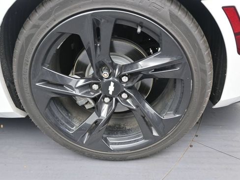 Used 2019 Chevrolet Camaro LT w/ RS Package RWD image 9