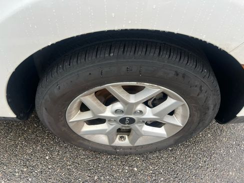 Used 2023 Kia Soul LX w/ LX Technology Package image 14