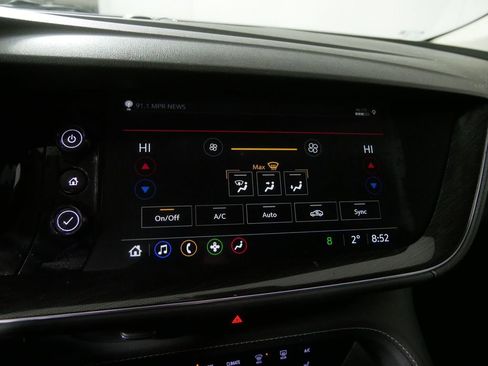 Used 2023 Buick Envision Preferred image 27