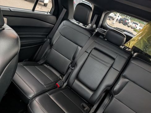 Used 2020 Ford Explorer Limited AWD/4WD image 12