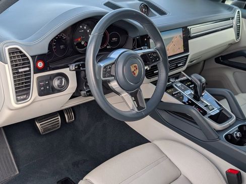 Used 2023 Porsche Cayenne S Platinum AWD/4WD image 4