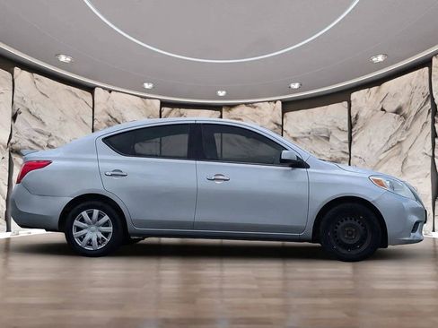 Used 2013 Nissan Versa SV FWD image 14