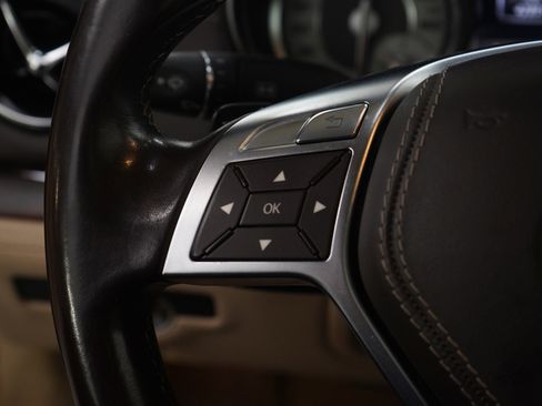 Used 2013 Mercedes-Benz SL 550 image 14