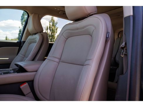 Used 2023 Lincoln Aviator Reserve w/ Equipment Group 201A AWD/4WD image 18
