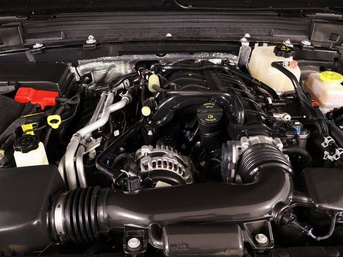 Used 2024 Jeep Wrangler Unlimited Rubicon w/ Technology Group image 20