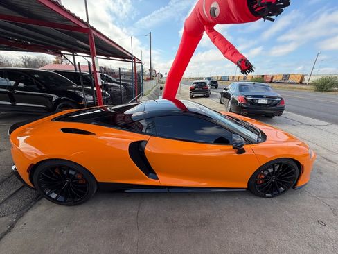 Used 2020 McLaren GT image 32