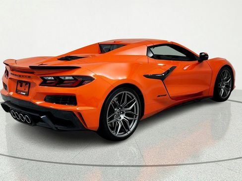 Used 2025 Chevrolet Corvette Z06 RWD image 5