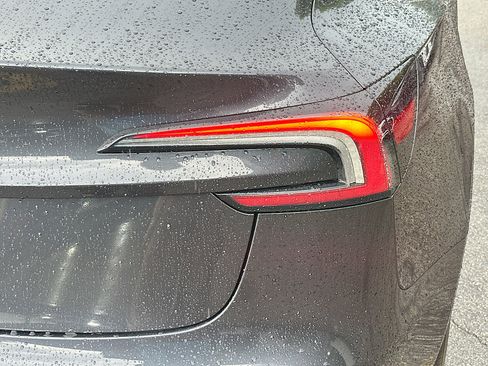 Used 2025 Tesla Model 3 Long Range RWD image 31