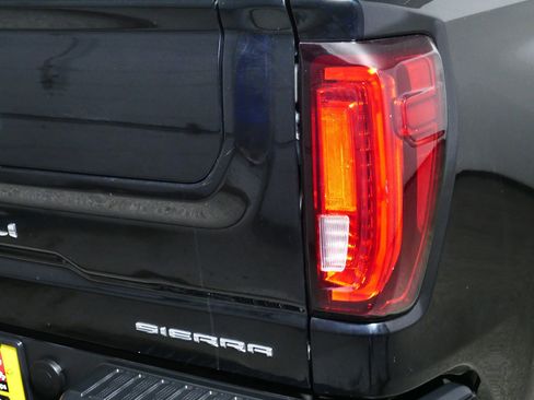 Used 2020 GMC Sierra 1500 Denali w/ Driver Alert Package II AWD/4WD image 17