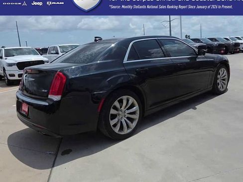 Used 2019 Chrysler 300 Touring L w/ Quick Order Package 22F RWD image 8