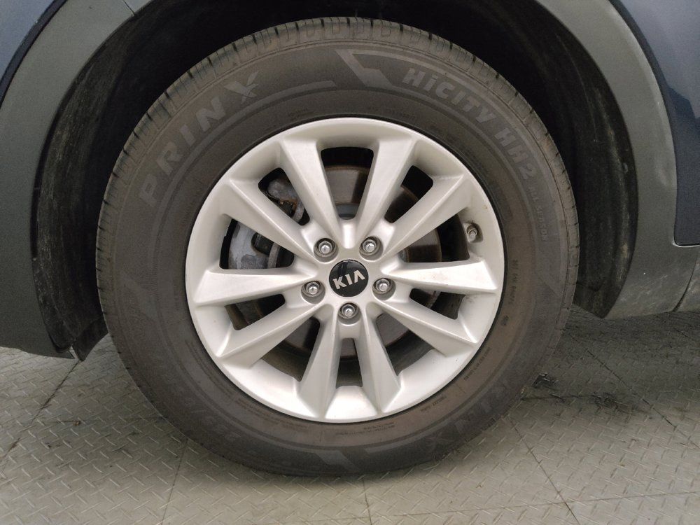 Used 2019 Kia Sorento FWD V6 image 31