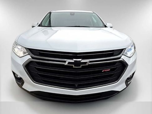 Used 2020 Chevrolet Traverse RS FWD image 2